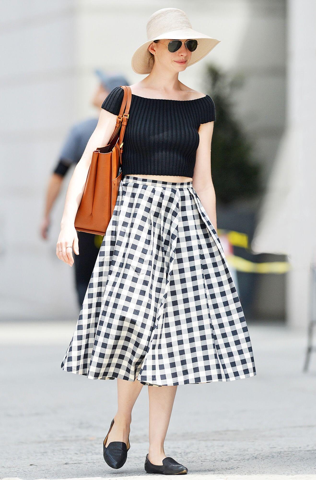 Tampil Super Stylish dengan 9 Gaya ala Anne Hathaway