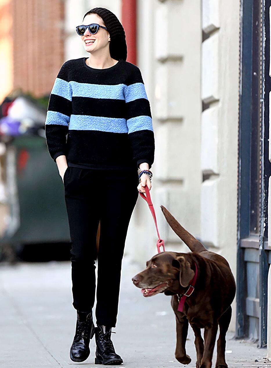 Tampil Super Stylish dengan 9 Gaya ala Anne Hathaway