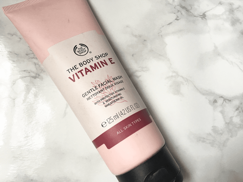 5 Rekomendasi Face Wash yang Cocok Buat Kulit Kering