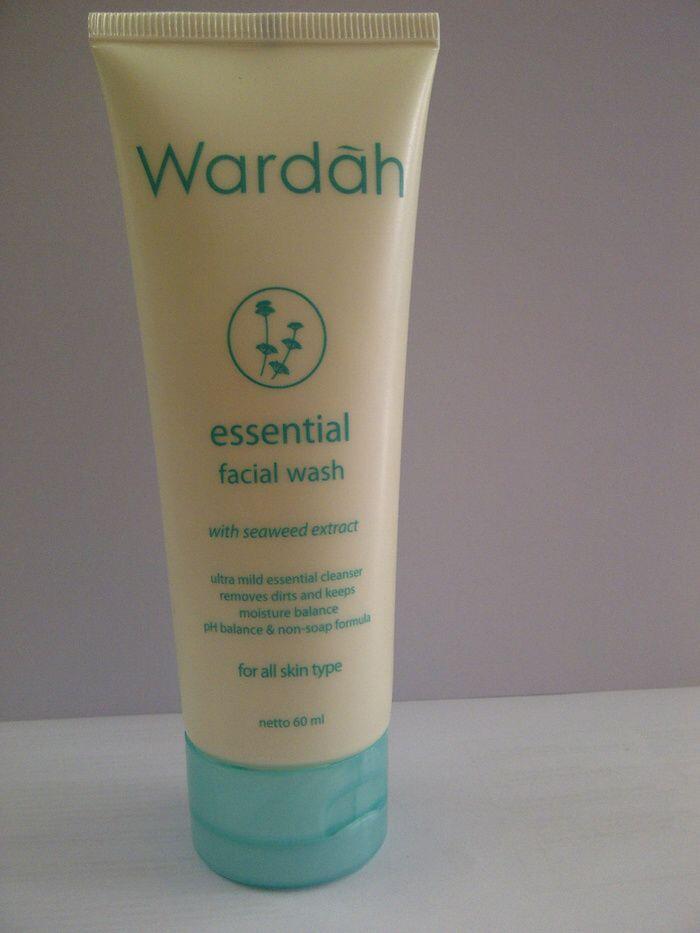 5 Rekomendasi Face Wash yang Cocok Buat Kulit Kering