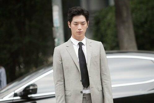 Jadi Robot, 10 Potret Memesona Seo Kang Joon di Drama "Are You Human?"