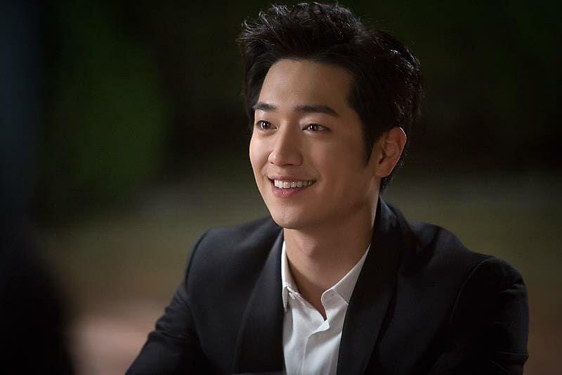 Jadi Robot, 10 Potret Memesona Seo Kang Joon di Drama "Are You Human?"