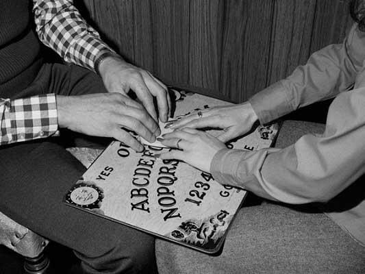 Ouija atau Jelangkung ?