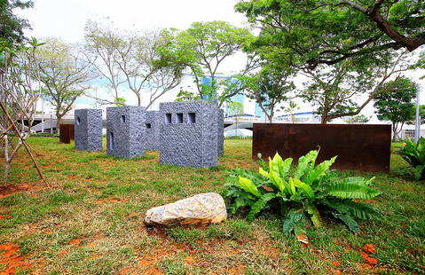 Karya Seni Abstrak di Tempat Umum Singapura