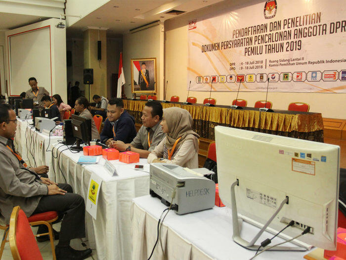 Dua hari, pendaftaran caleg masih sepi