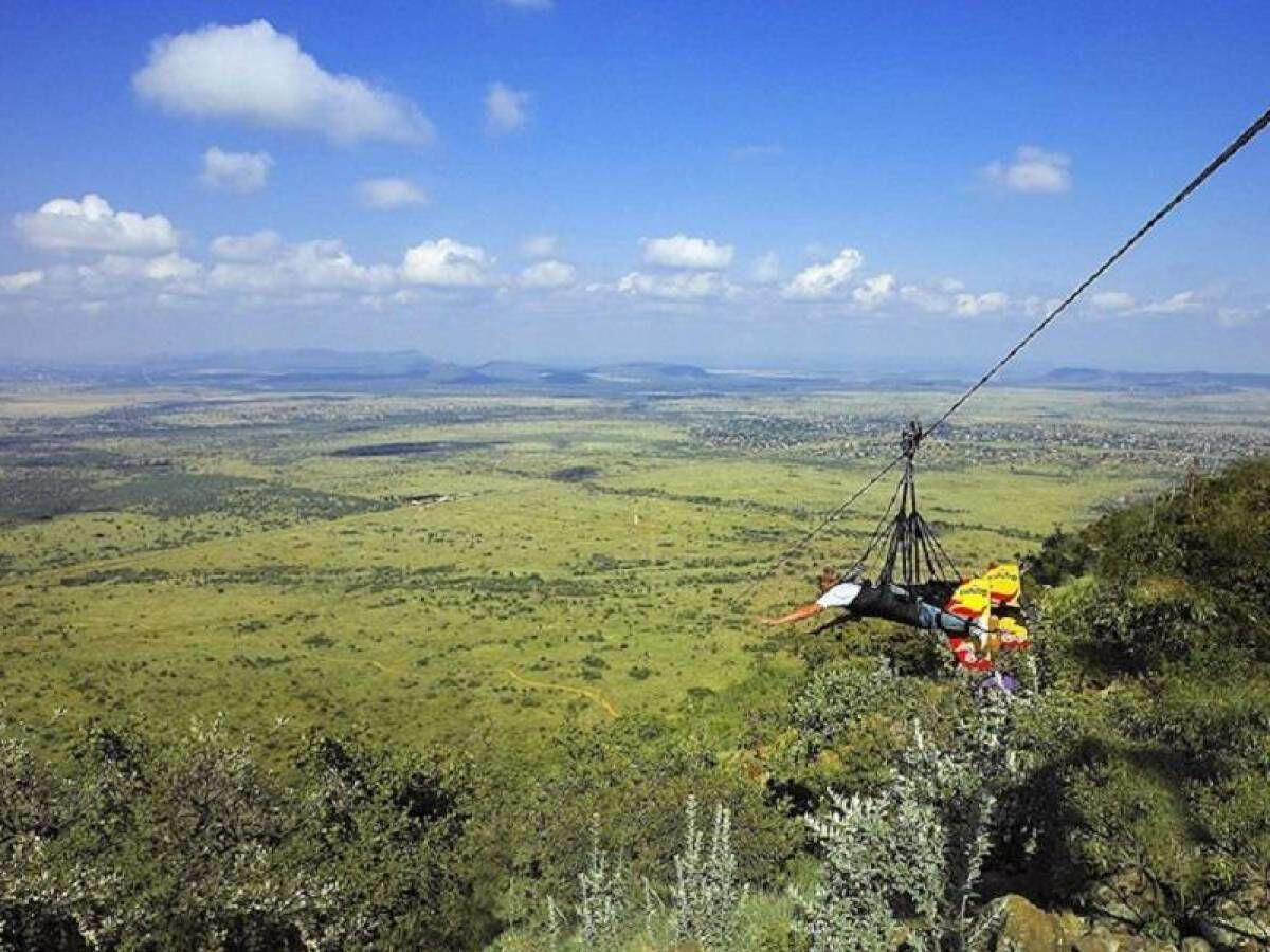 Ini 9 Lokasi Zipline dengan Ketinggian Ekstrem di Dunia, Berani Coba?