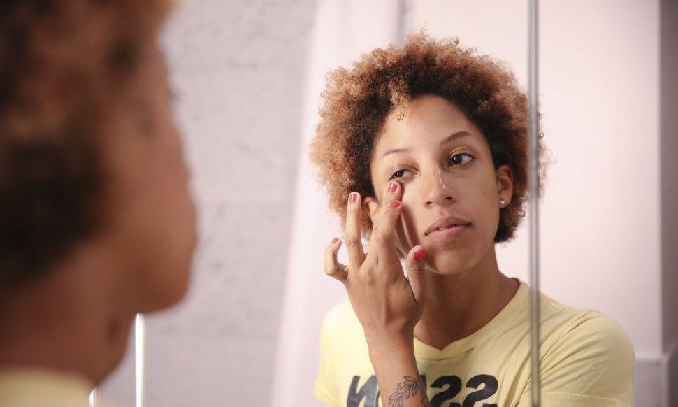 Perlu Gak Sih Menggunakan Produk Anti-aging di Usia 20-an?