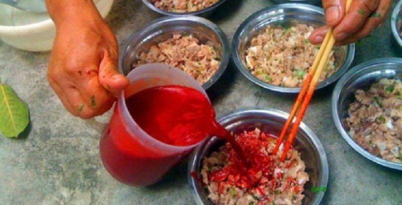13 Makanan dari Berbagai Negara yang Terbuat dari Darah Hewan!