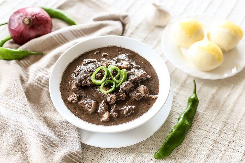 13 Makanan dari Berbagai Negara yang Terbuat dari Darah Hewan!