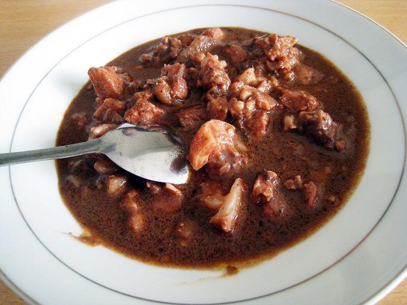 13 Makanan dari Berbagai Negara yang Terbuat dari Darah Hewan!