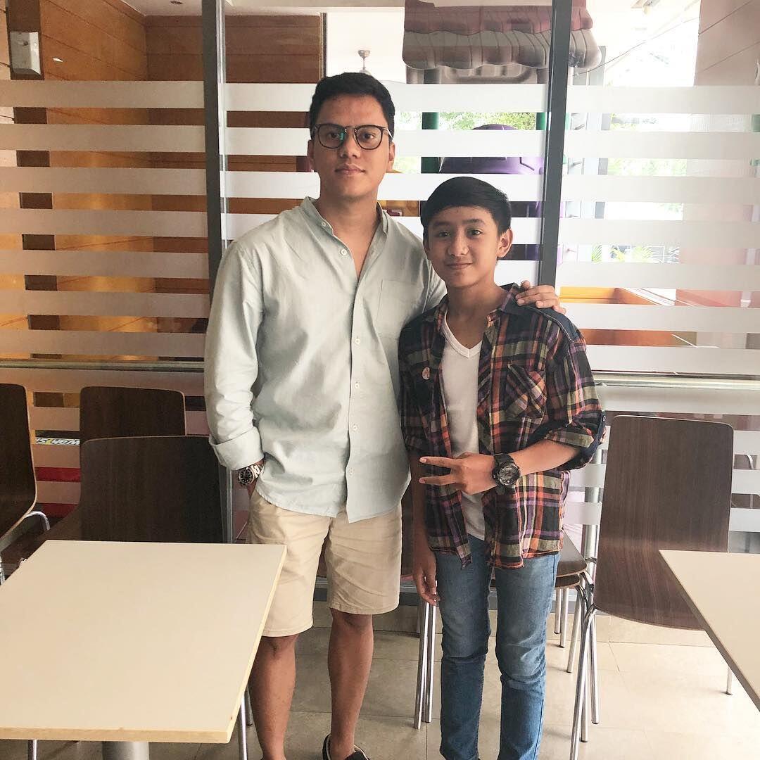 10 Kegiatan Terbaru Bowo Alpenliebe, Hangout Bareng Younglex & Anya
