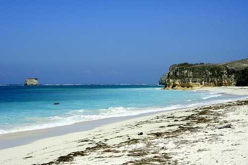Selain Pink Beach, Ini 5 Pantai Terbaik dan Masih Perawan di Lombok