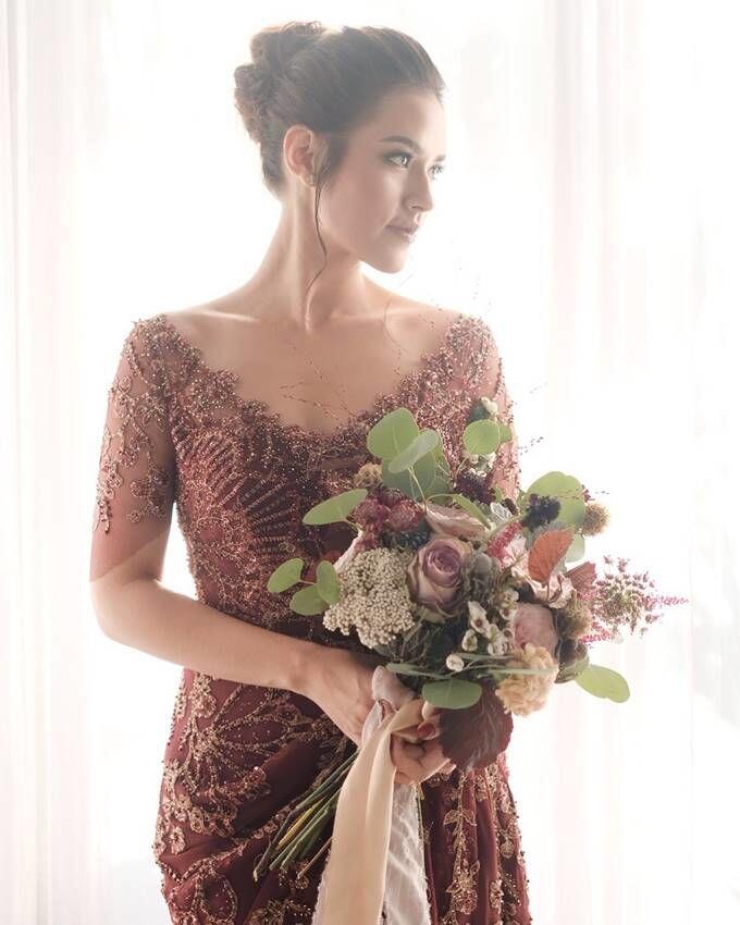 10 Riasan Pengantin & Tunangan Artis ala Bubah Alfian, Memesona Banget