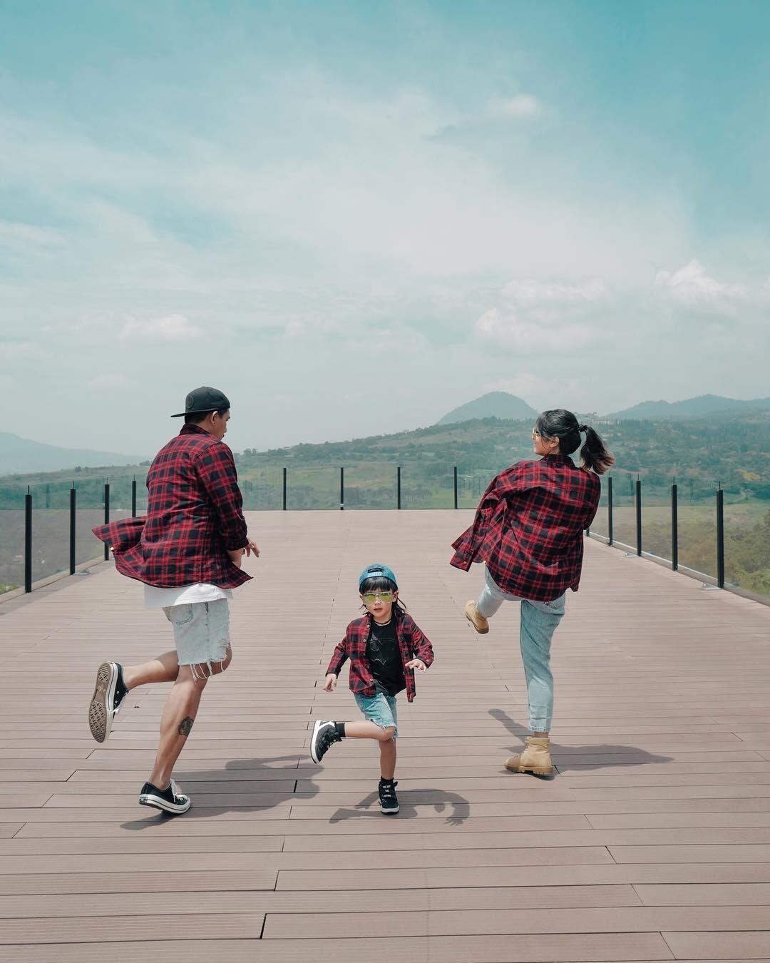10 Destinasi Seru ala Ryan Delon & Sharena, Inspirasi Liburan Keluarga
