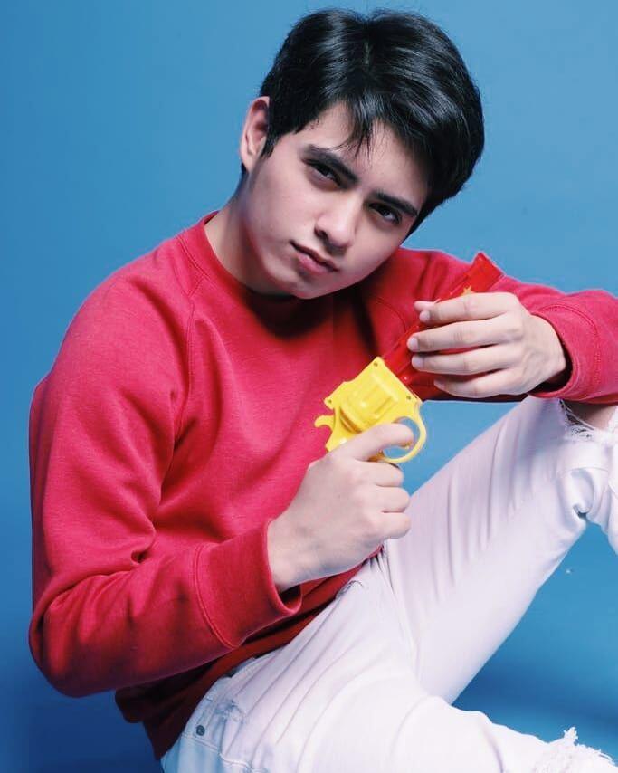 10 Potret Christoper Arce, Aktor Pendatang Baru 'Kembaran' Aliando