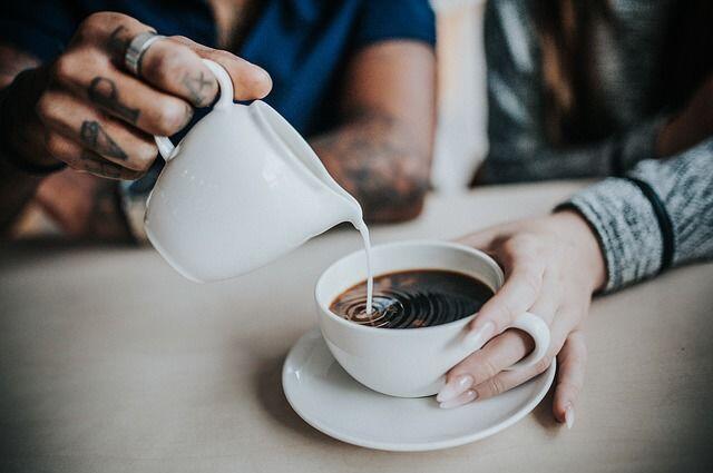 6 Fakta Mengejutkan Susu Kental Manis, Benarkah Tak Mengandung Susu?