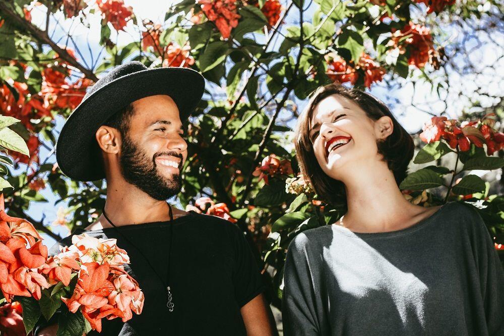 Buat Cowok yang Gak Biasa Bilang Cinta, Ini 9 Ide Romantis untuk Istri