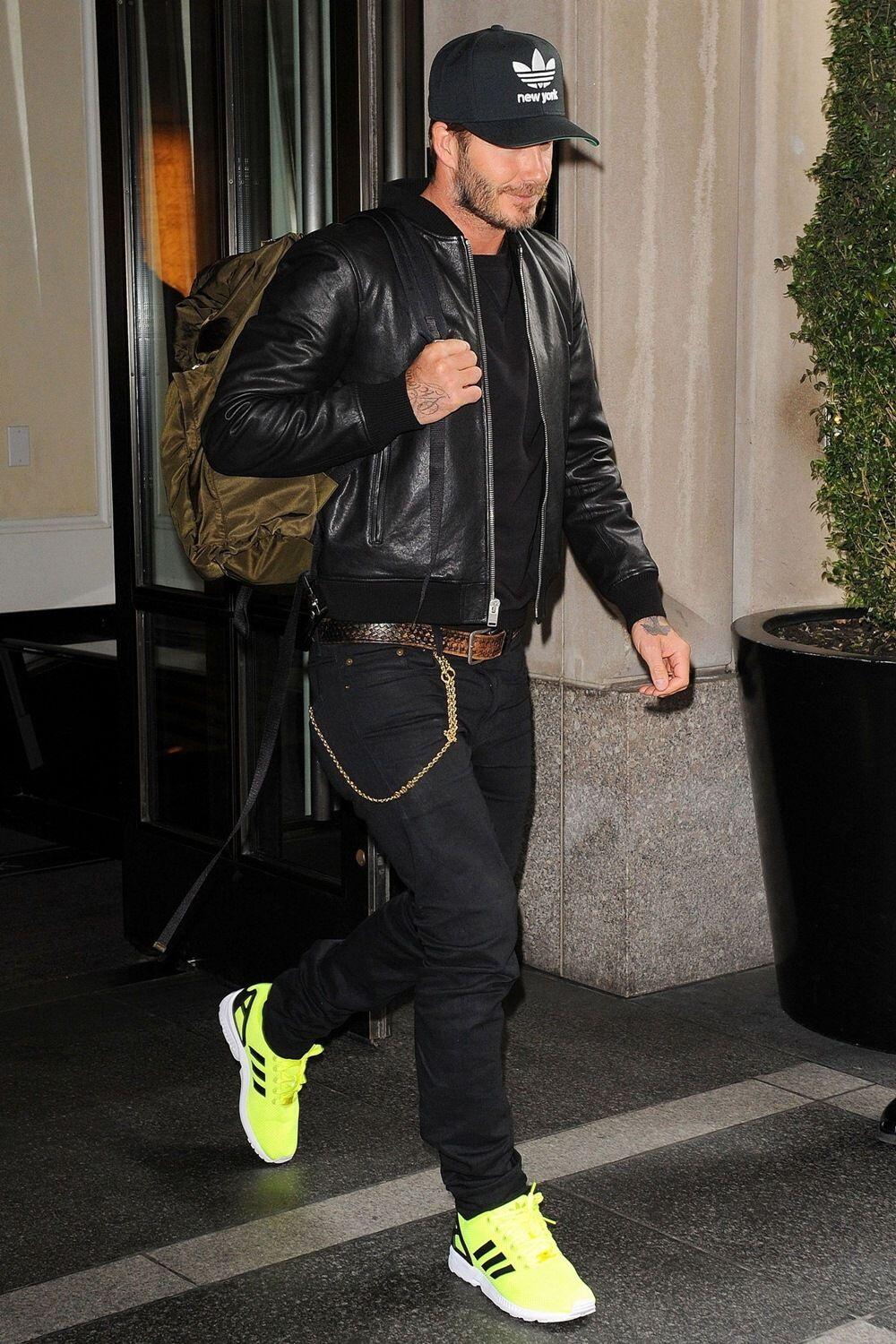 9 Tampilan Outfit Manly dengan Topi ala David Beckham