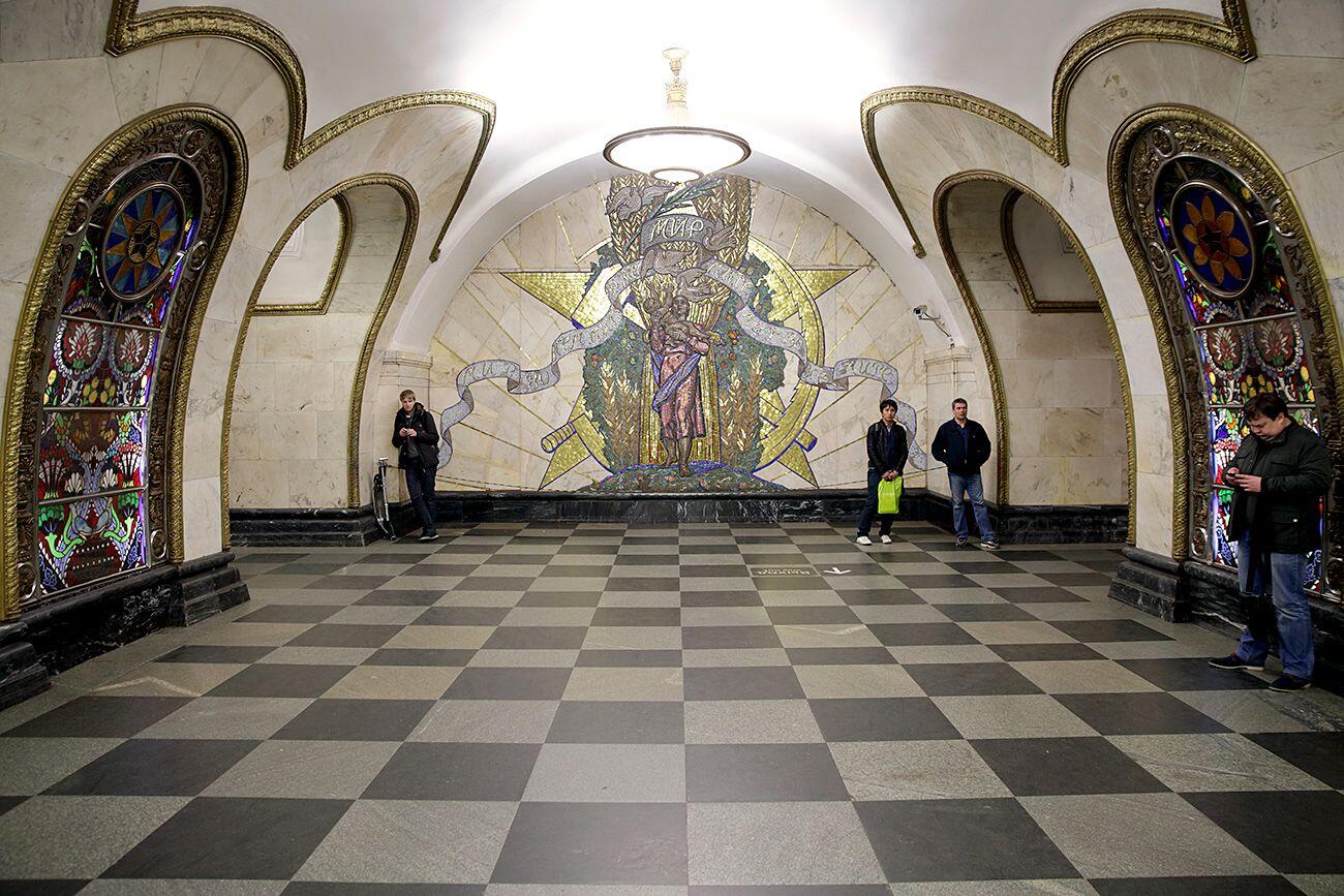 10 Potret Kemewahan Stasiun Metro Rusia, Tercantik Sedunia Lho