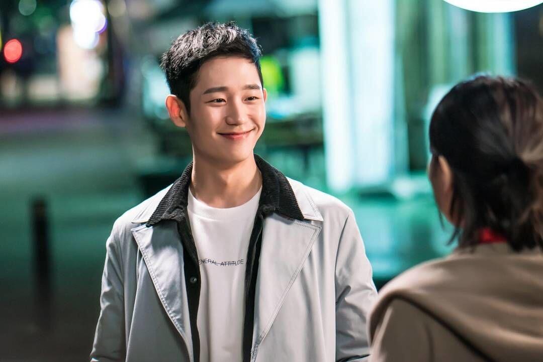 Sedang Naik Daun, Jung Hae-In Ternyata Sudah Bintangi 5 Film Ini Lho!