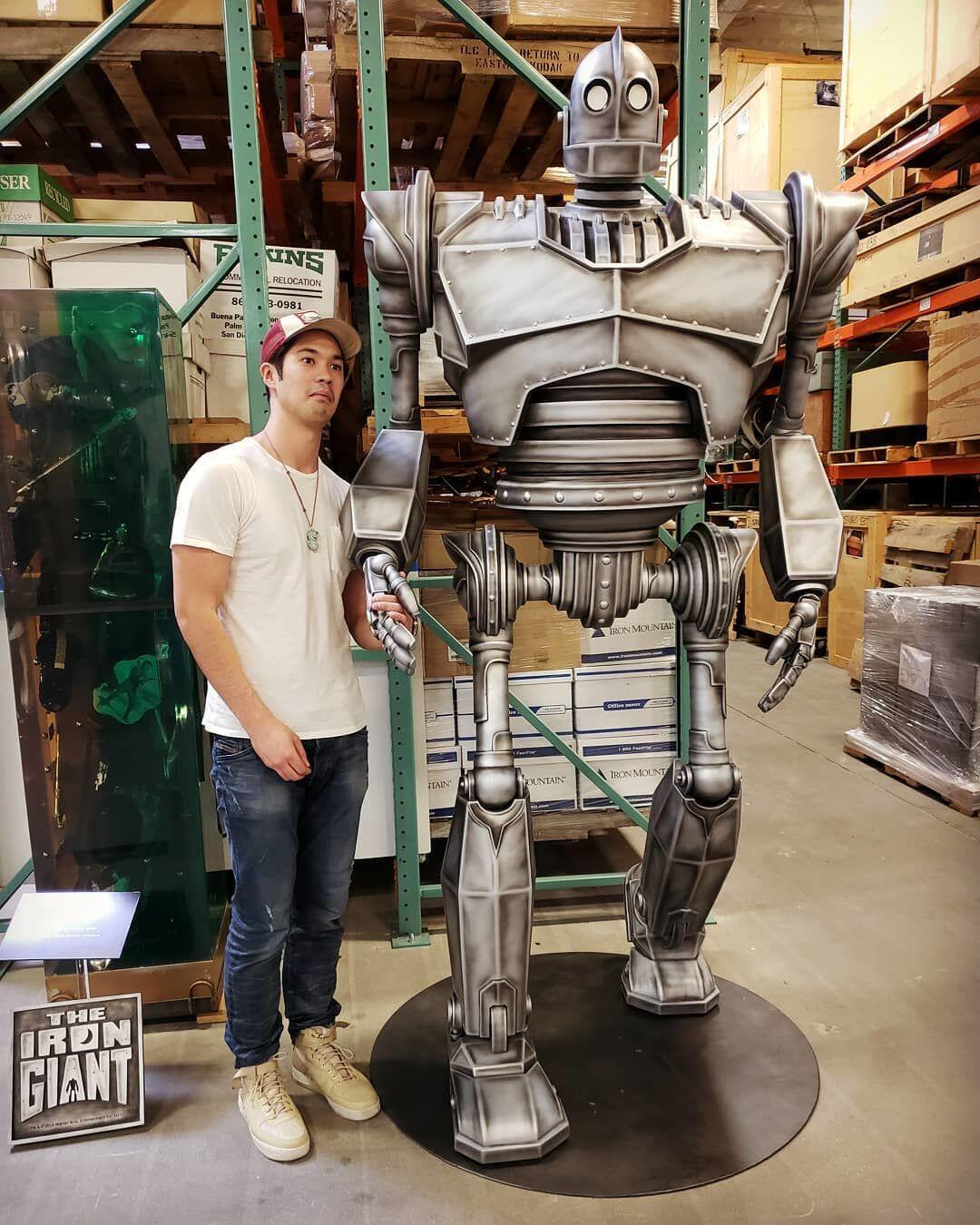 10 Style Manly ala Ross Butler, Bikin Kamu Makin Gagah Bro!