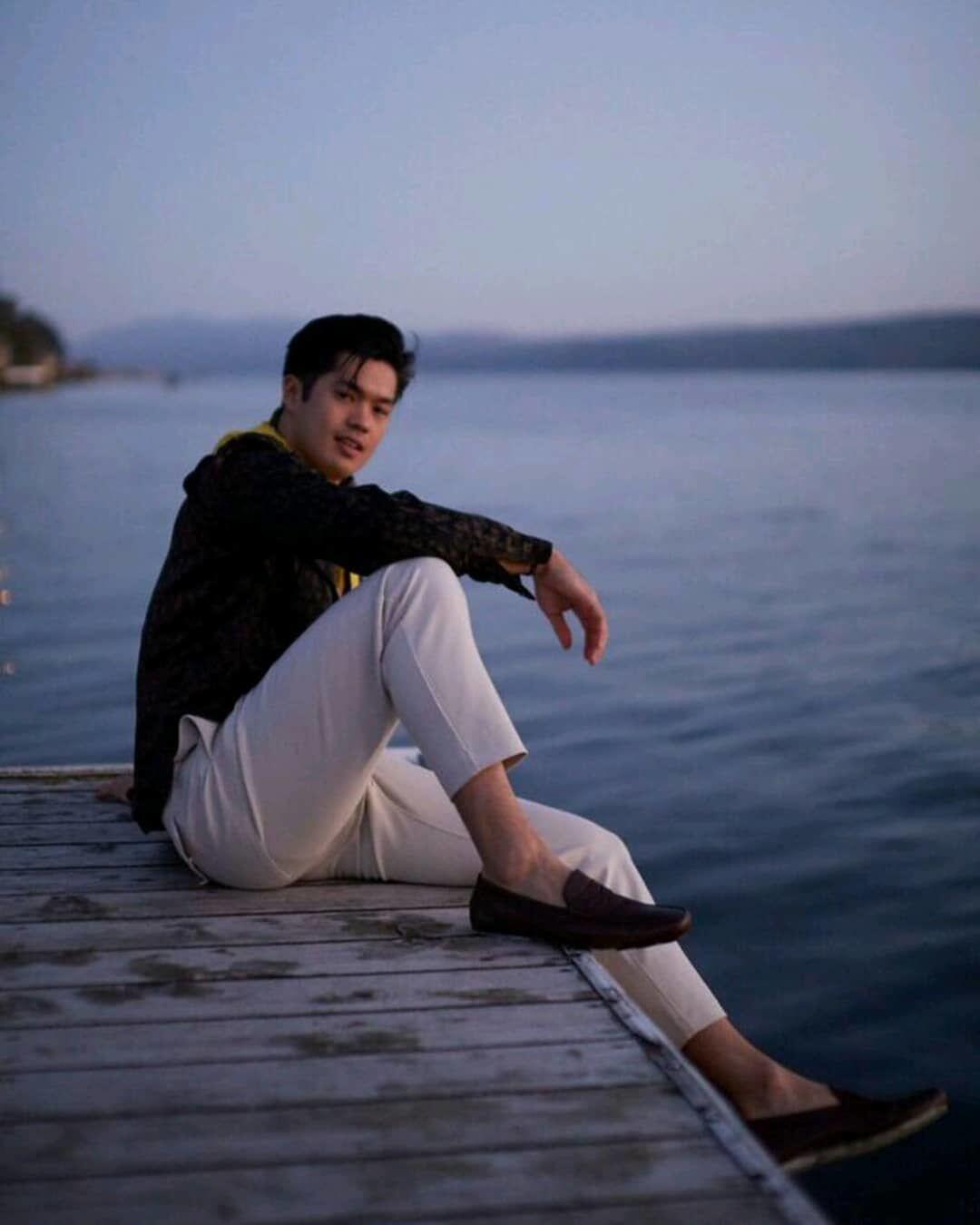 10 Style Manly ala Ross Butler, Bikin Kamu Makin Gagah Bro!