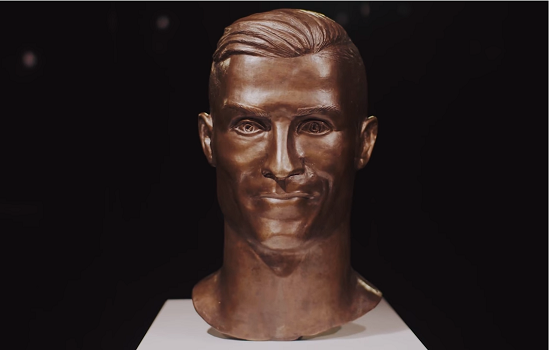 Kisah Pemahat Patung Christiano Ronaldo yang Menjadi Tertawaan Semua Orang