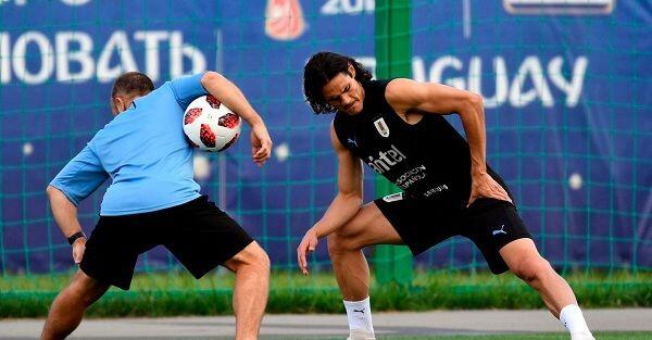 Jelang Hadapi Prancis, Edinson Cavani Diragukan Tampil