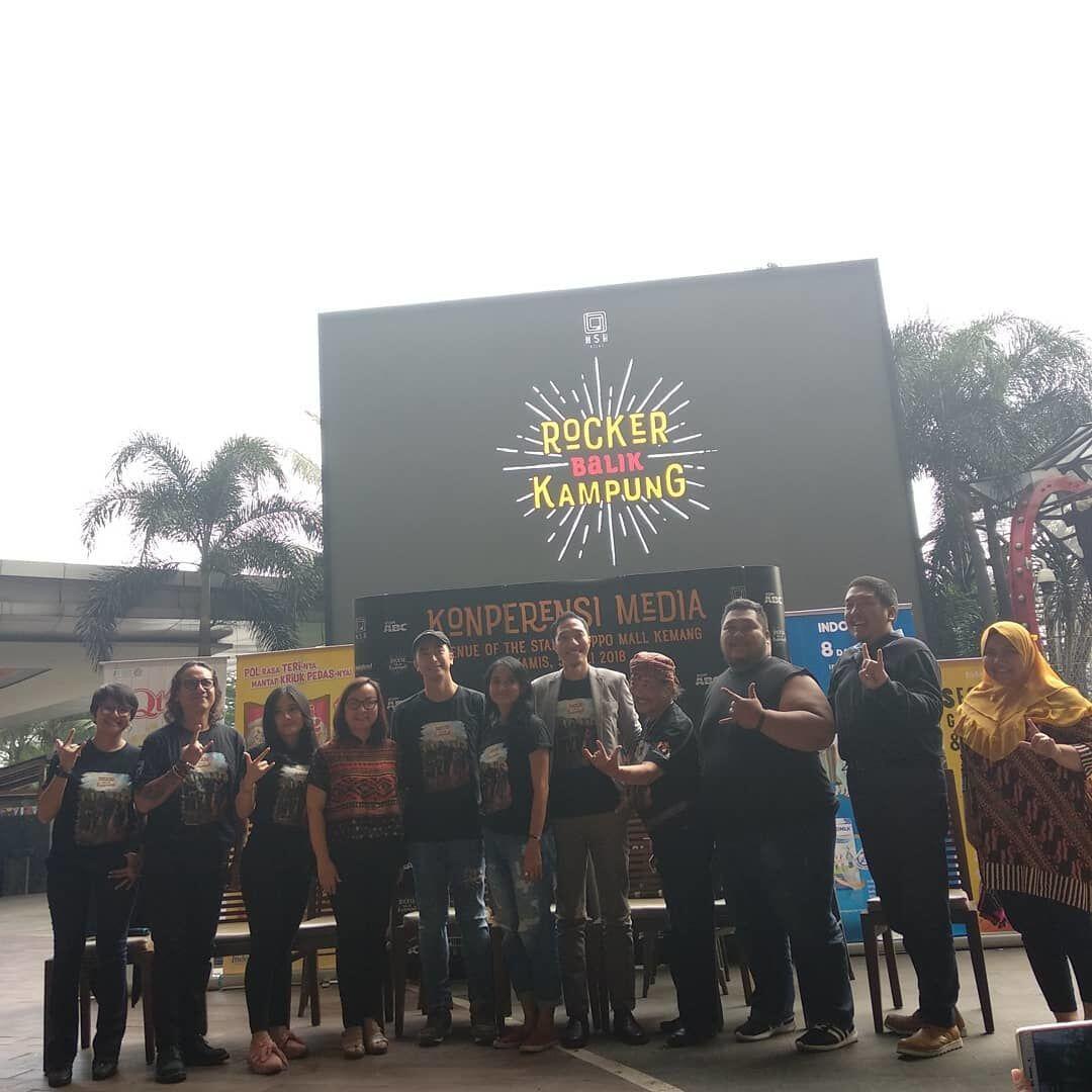 10 Transformasi Wingky Hingga Bisma di Film "Rocker Balik Kampung"