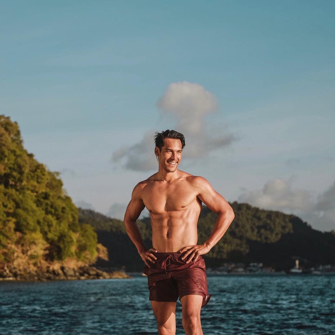 10 Pesona Memikat Hati Richard Kyle, Teman Dekat Jessica Iskandar