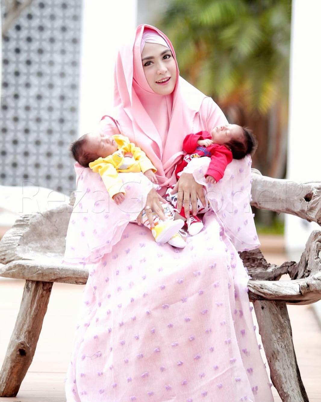 10 Transformasi April Jasmine, Artis Antagonis yang Jadi Ibu Tiga Anak