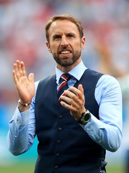 Ternyata Inilah Alasan Pelatih Inggris Hobi Pakai Rompi dan Dasi