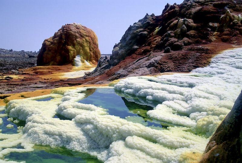 15 Tempat Ini Buktikan Bumi Jadi Planet Paling Keren, Cantik Banget!