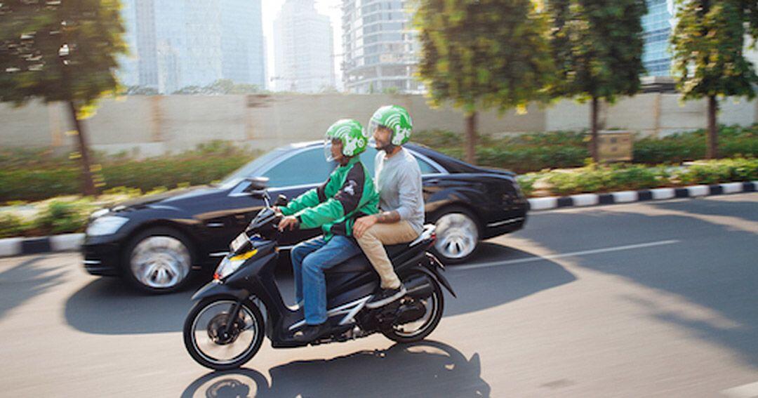 Jangan Lakukan 7 Hal Ini Ketika di Atas Motor Karena Berisiko