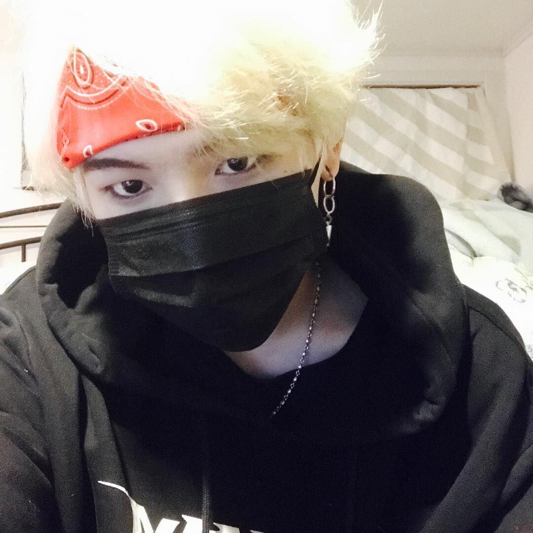 10 Potret Kenji, Cowok Jepang yang Mirip V dan Suga BTS!