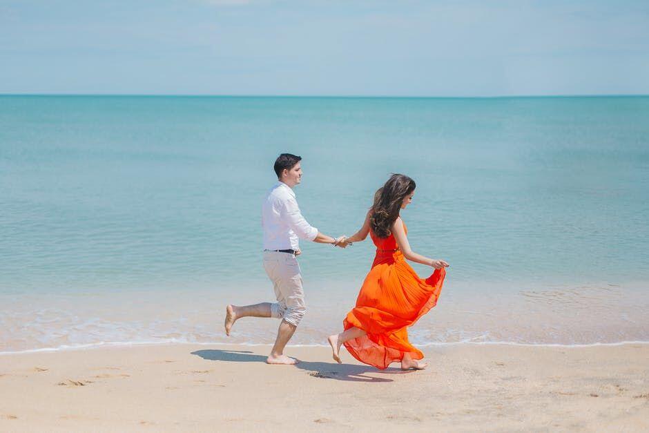 5 Alasan Sederhana Kenapa Cinta Sejati Gak Butuh Syarat Beragam