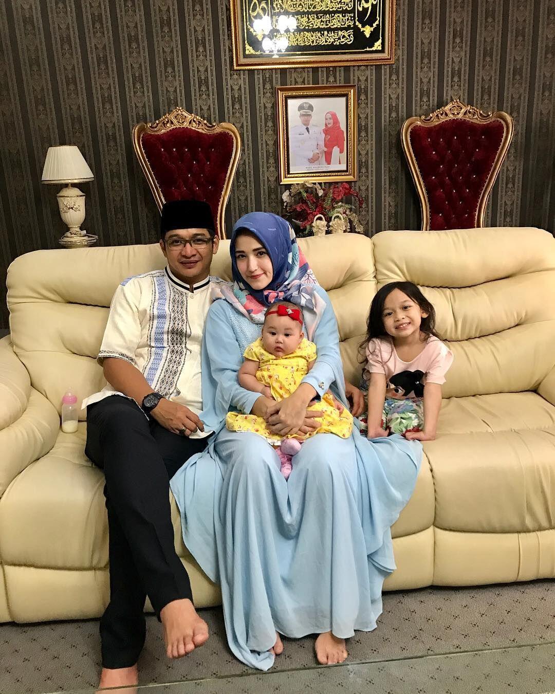 7 Tahun Menikah, Ini 10 Potret Bahagia Keluarga Pasha & Adel