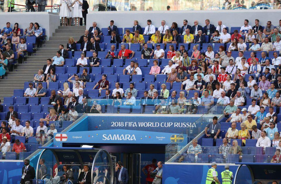 Ribuan Kursi Kosong Warnai Laga Swedia-Inggris, Kok Bisa?