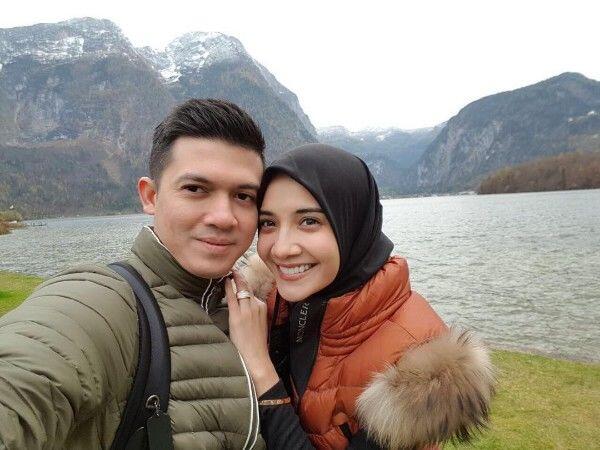 10 Momen Romantis Pasangan Irwansyah & Zaskia Sungkar, Bikin Iri!
