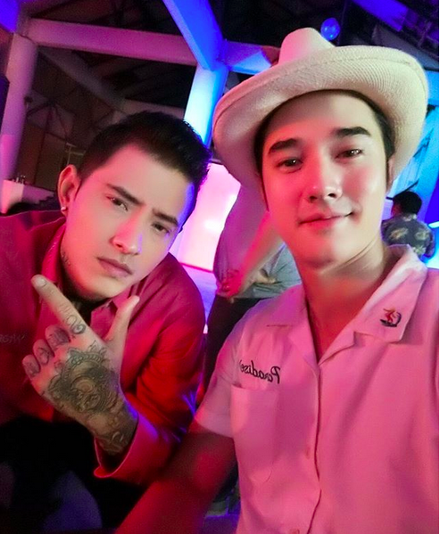 12 Momen Kedekatan Mario dan Marco Maurer, Brother Goals Banget!