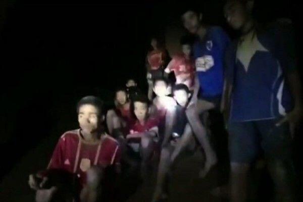 Drama Evakuasi, Tim Bola Junior Thailand Mulai Dikawal Keluar Gua