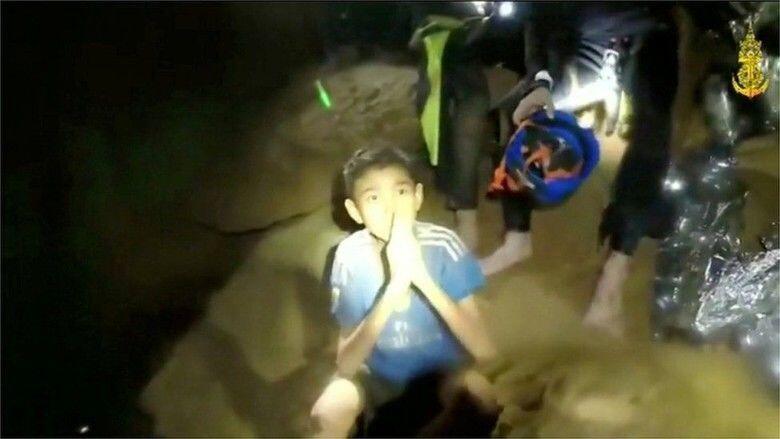 Drama Evakuasi, Tim Bola Junior Thailand Mulai Dikawal Keluar Gua