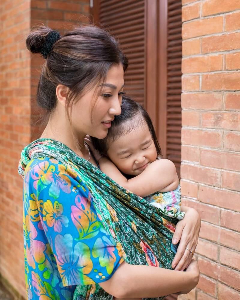 Calon Mama Muda Kudu Tahu 9 Gendongan Bayi Kekinian Ini. Baby Nyaman, Mama Cetar!
