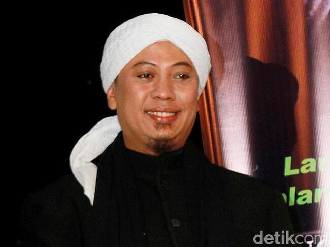 Kabar Poligami hingga Perceraian Anaknya, Ibunda Opick Dibully Banyak Orang