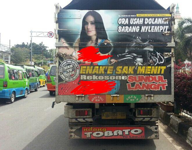 Momen Apa Saja Yang Suka Dilirik Pengendara Motor di Jalan