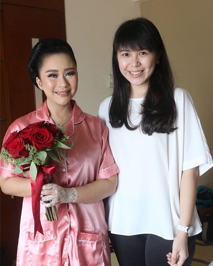 Sah, 10 Potret Manis Pernikahan Chikita Meidy dan Indra Aditya