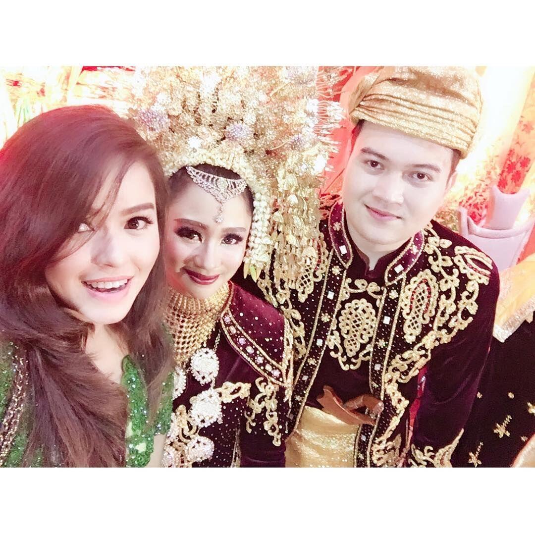 Sah, 10 Potret Manis Pernikahan Chikita Meidy dan Indra Aditya