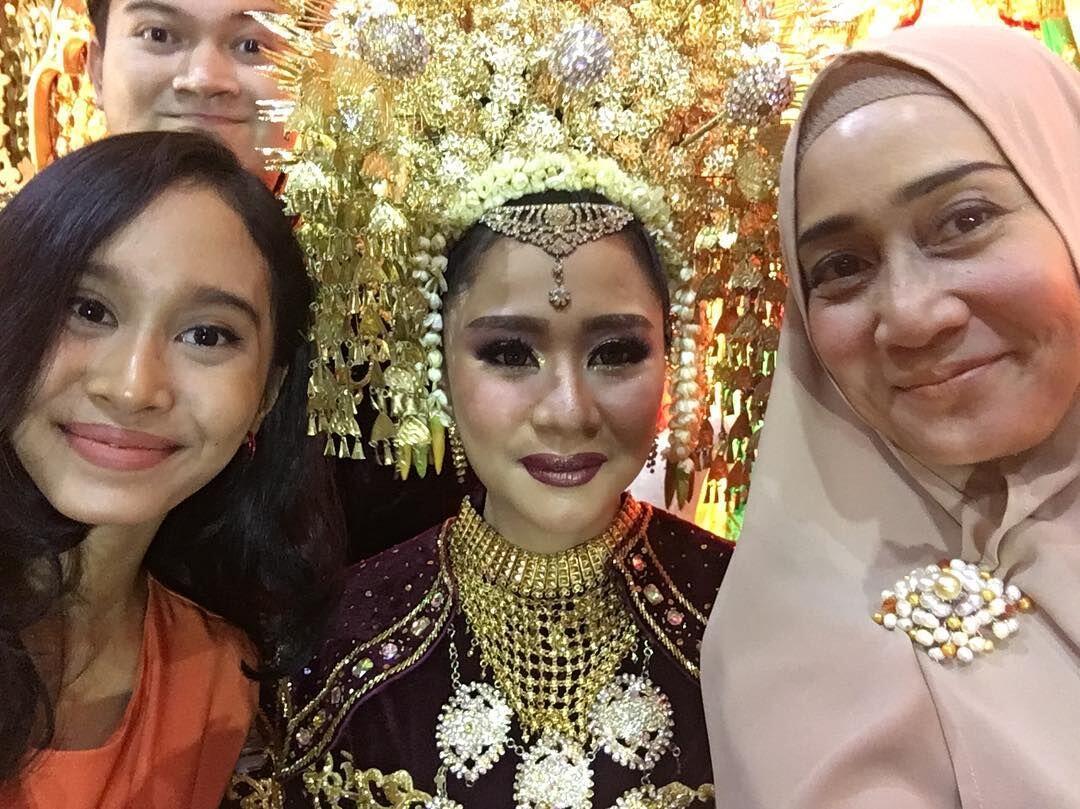 Sah, 10 Potret Manis Pernikahan Chikita Meidy dan Indra Aditya