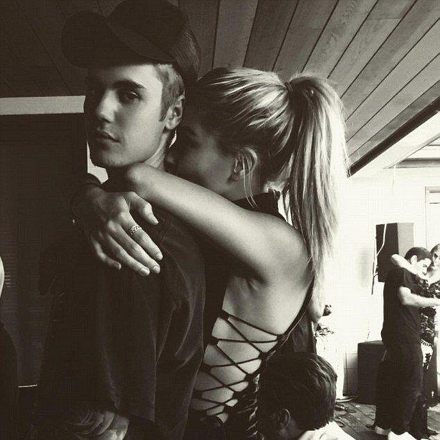 Dikabarkan Tunangan, 10 Potret Perjalanan Cinta Justin Bieber & Hailey