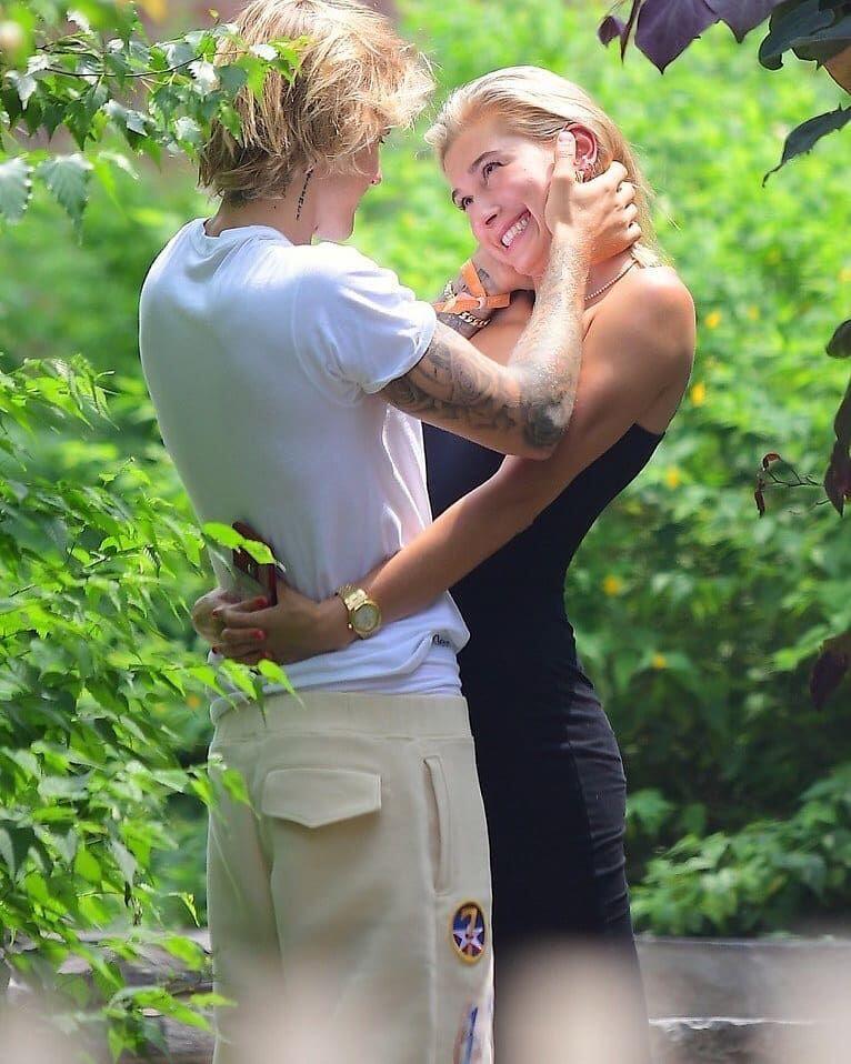 Dikabarkan Tunangan, 10 Potret Perjalanan Cinta Justin Bieber & Hailey